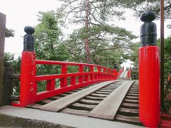 この下が見えるインパクトのある橋が架かっているところは、瑞厳寺 五大堂です。
 こちらの先にあるお堂は、伊達政宗が慶長9年（1604）に創建したもので、桃山式建築手法の粋をつくして完工したものだそうです。