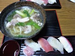 食事はいつもここ。「久松」です。
必ず注文する鴨南蛮とお寿司。
今年はにぎり。

（5月31日に閉店しました。）