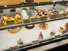 下田にあるケーキ屋さんケセラセラへ。下田駅から近く、ケーキの種類も豊富。カフェスペースを利用しました。