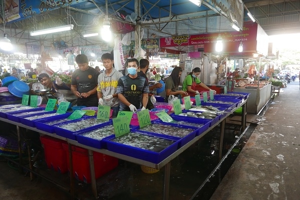 【ライワナーシン市場】<br />