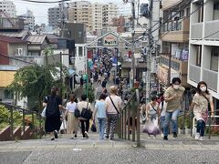 日暮里駅から谷中ぎんざへ
なかなかの人出