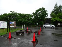 平日で、しかも雨降りなので観光客は我々だけでした。