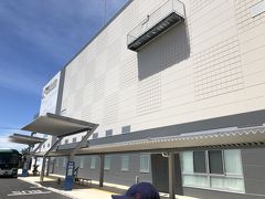 那覇から、宮古島へ行く予定していた飛行機が欠航になったので空き時間を利用してDMMかりゆし水族館へ