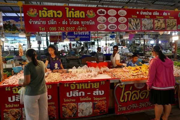 【ポーテーサン市場】<br />