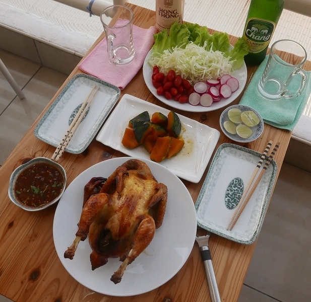 ８日　　夕食<br />地鶏焼き　◎<br />カボチャ煮　〇<br />各種野菜　△