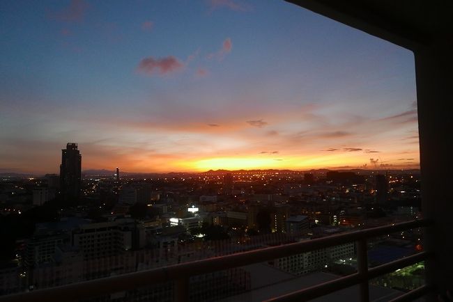 ９日　5：36<br />美しい朝焼けです。