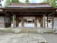 白山比咩神社神門。