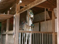 白山比咩神社、神馬舎。ご祭神菊理媛尊を背中に乗せて、霊峰白山山頂までひとっ飛び。