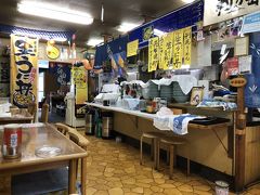 ウニ丼は夜に、、、と思ったので、何時までやっているのか聞くと、もう店じまいしてしまうところとかで慌てて今食べることに。
しかしこれから船はもう1便着くのに…