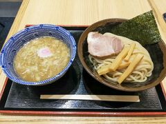 つけ麺を食べました。