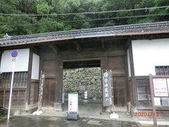 宇和島城は豪雨になってきたので眺めるだけにします。コメントなしでごめんなさい。