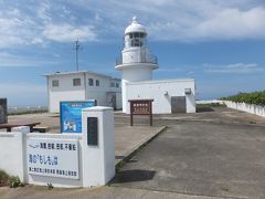 龍飛埼灯台に到着。44km先まで光が届くこの灯台は津軽海峡の西の玄関として船舶の航行を見守ってきました。