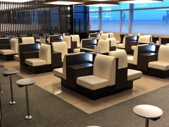 ANA LOUNGE(北側)
南側ANA LOUNGE がきれいである。