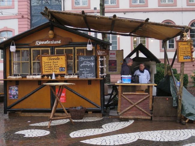 天気が悪いこの日、お客さんは少ない…。