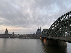 朝のホーエンツォレルン橋