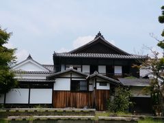 吉田家は、1792年創業の藍をあつかう商家で1、2を競うほど栄えていたそうです。屋号は「佐直」
