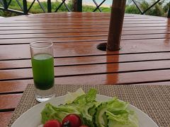 海を眺めながらいただく朝食

非日常にウットリです(*^^*)

帰りたくない・・・