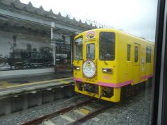 諫早駅に停車、島原鉄道の列車が止まっていました