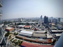 【グランド センター ポイント ホテルに宿泊す！】

多分、今の現時点では、パタヤで一番ののっぽビル...かな...