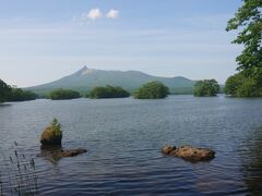 【大沼国定公園(七飯町)】
(札幌から254km)
晴れた日に駒ヶ岳を見たかったので当日朝、函館に行こうと決めました。公園内で大島コースを散策。「千の風になって」モニュメントを見学。

詳細は函館旅行記をご覧ください。
https://4travel.jp/travelogue/11633433
