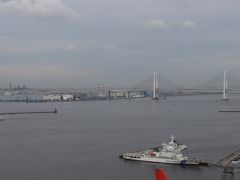 横浜ベイブリッジと鶴見つばさ橋。