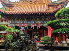 気を取り直して香港最大と言われる道教寺院に来ました。