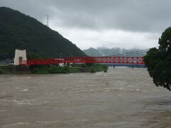 美濃橋は現在工事中で渡れませんでした。