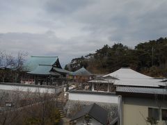 神戸すまいまちづくり公社摩耶ロープウエイ星の駅よりバス停摩耶ロープウエイ山上駅バス停より六甲山観光六甲山上バス六甲摩耶スカイシャトルバス乗車摩耶山天上寺前バス停下車すぐに摩耶山天上寺です。