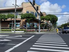 3日目です。

オアフ島で1日過ごせる最終日。

朝からレンタカーを走らせカイルアへむかいます。