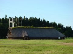 学校で習った、縄文時代の住居や土器が、復元・保存・展示されています。
しかし、閉門ぎりぎりだったため、手前の部分を急ぎ足で見ることしかできませんでした。残念！