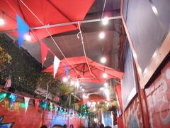 夕食は、サムズキッチンです。


サムさんはＴＶやらなんやらで忙しく、お店にはいませんでした。