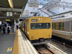 播州赤穂駅
岡山カラーの黄色い電車がいました。