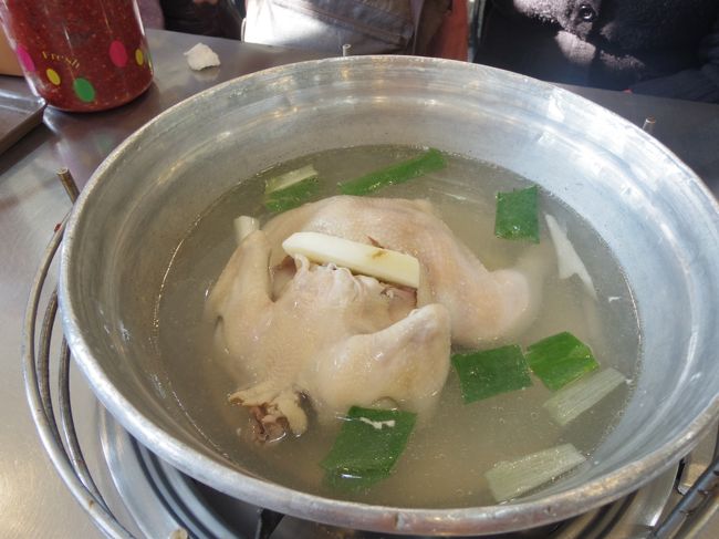 猫のひげはダラリと下がってしまったが、『陳玉華ハルメ元祖タッカンマリ』に到着。<br />２階のテーブルに着くやいなや、タッカンマリが運ばれてきた。<br />その間、10秒。<br />まだ、コートも脱いでいない。