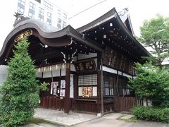 食べ終わってもまだ明るいので、ぶらぶら歩いて。

京都大神宮。