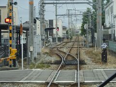 城川原から２つめ、粟島駅。
すれ違い設備がある駅だけど、ここではすれ違いはなかった。