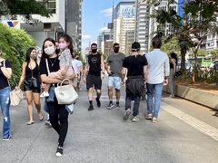 【AV.Paulista、パウリスタ大通り】

週末の（サンパウロの大動脈）パウリスタ大通り....
