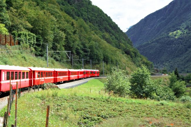 レーティッシュ鉄道ベルニナ アルブラ線 ブルージオのループ橋で撮り鉄になってみた その他の都市 スイス の旅行記 ブログ By Photo旅さん フォートラベル