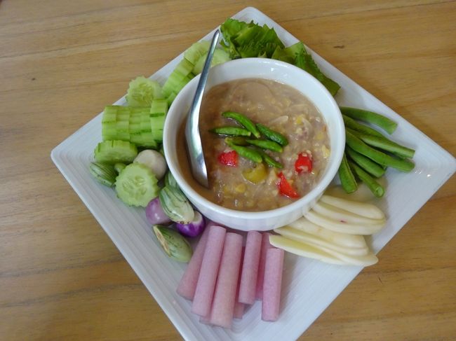 アバイブーベ病院　プラチンブリー <br /><br />レストラン<br />こんなところで発見！<br />トナオ(アジア納豆)のナンプリック(ディップ)　100B<br />納豆感はほとんどなくてゆるい麹白味噌って感じ。<br />