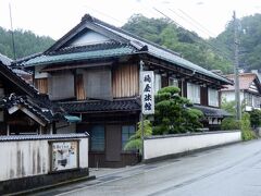 　　　　　◇桶屋旅館を選んだ理由◇

　一．日帰り入浴はしていないので、宿泊客だけの利用
　一．浴槽内からじんわり湧いている「足下湧出」
　一．浴場の床は源泉の温度を利用した「オンドル式」
