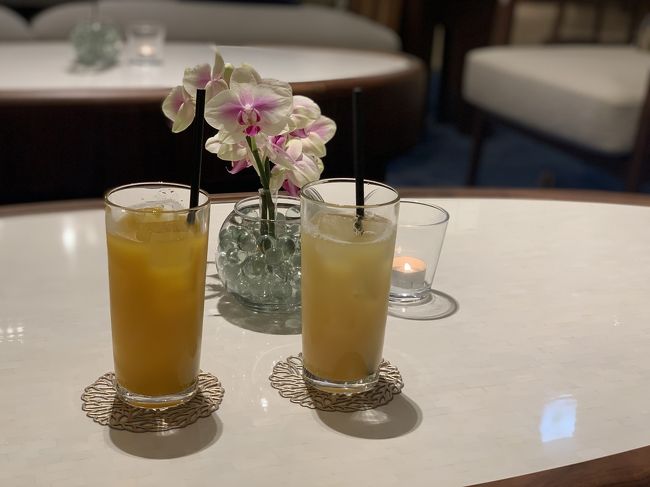 その後ホテルに戻り、翌日使いたいプールのカバナを予約。<br />待っている間に頂いたパインジュースとマンゴージュースも美味しかったです♪<br />お部屋に戻って、この日はすぐに寝てしまいましたzzz<br /><br />3日目に続く→→→