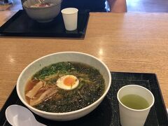 湾岸長島SAであおさラーメン(朝から⁈)
あおさは美味しい！
相方はいつものきつねうどん！
