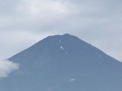 朝ごはん前に富士山を眺める。