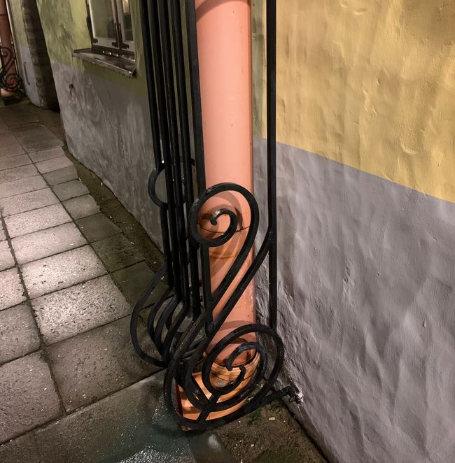 スリーシスターズのお兄さんにこれ何？<br />って聞いたら凍結止めって言ってはったんやけど<br />これでどうやって凍らんくなるん…？<br />でもかわいい。<br />さて、明日はヘルシンキに移動だー。