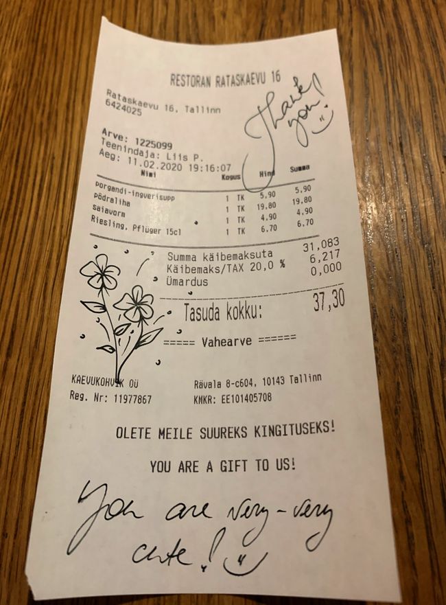 これが噂の…！<br />レシートにもこんなメッセージくれはるなんて…<br />もうこのお店大好き。また来る。<br />しかもあれだけ食べたのに安い。<br />スウェーデンのミートボールのお値段との違いよ…<br /><br />ただ夜の一人女子で日本人は珍しいのか<br />他のお客さんにめちゃくちゃ見られましたね。<br />ぼっち飯でたらふく食べて申し訳ない。