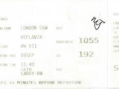 予定通り、Gatwickへ到着。
無事発券を受けて、飛行機を待ちます。