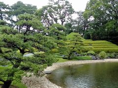 紅葉山庭園の景色です。こちらは入場料がかかります。池の周りをぐるっとまわります。