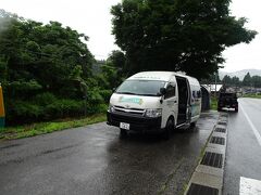 まだ時間が早いので、千垣駅で途中下車して立山町営バスで芦峅寺へ（200円）。このバスは日曜運休なので、こういう機会でもないと乗れません。