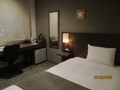 鳥取市内のホテルで、4トラの評価1位だったこちらの鳥取グリーンホテルモーリスは、前回11月の鳥取旅行でも宿泊を考えていたのですが、その時はマイレージでの無料宿泊で他のホテルを選んだので、今回改めて予約しました。　2連泊しましたが、とっても快適でしたよ。