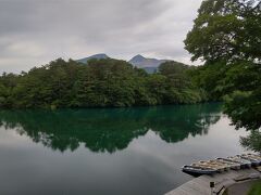 16:40　夕焼けを見に、毘沙門沼へ
奥に見えるのが磐梯三山