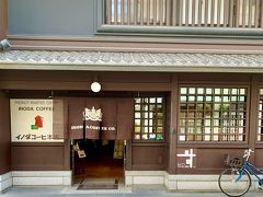 そんな訳で（どんな訳？）
イノダ珈琲本店。
京都に着いて駅の観光案内所でパンフレットを
もらってHotelに荷物を預けて
いの一番にやって来たところ。笑
